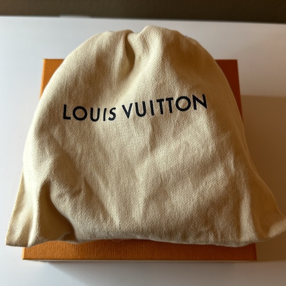 LOUIS VUITTON EMPRIENTE LEATHER BELT - Picture 4 of 6